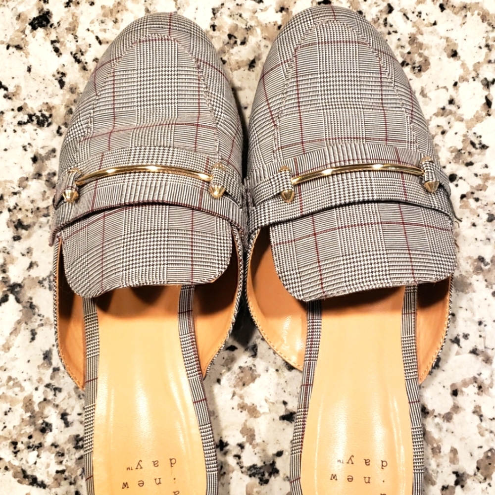 ⬇️PRICE DROP⬇️ Plaid Mule Flats